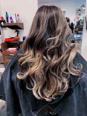 SUPER RAINBOW BEAUTY SALON