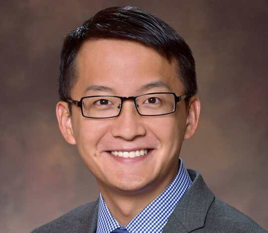   Yicheng Chen, MD 哈佛眼科医学博士- 视网膜专科医师
