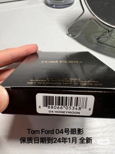 全新Tom Ford 04号眼影出售 26$ 保质日期到24年1月