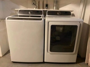 纽约出八成新Samsung 4.8Cu. Ft washer + 7.4Cu.Ft electric dryer with steam