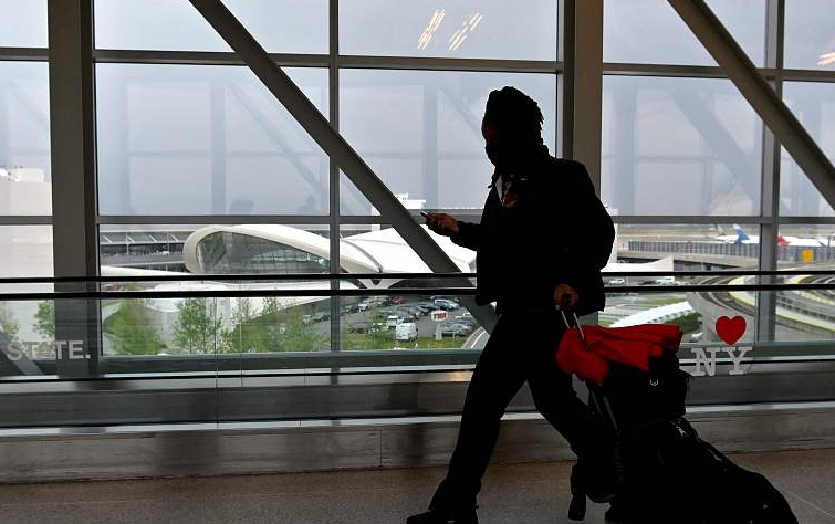 美国两架飞机在跑道相撞 系一星期内同一机场第二起事故