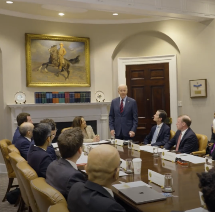 外媒：拜登出席与微软谷歌等美国4企业CEO的会议，讨论AI风险