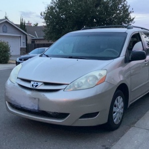 湾区Stockton转让2006年Toyota （八座车），空间非常大，只卖＄5000