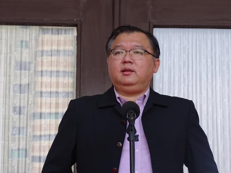 “美在台协会”主席称“不支持台独”，“蓝委”：对“台独金孙”下通牒