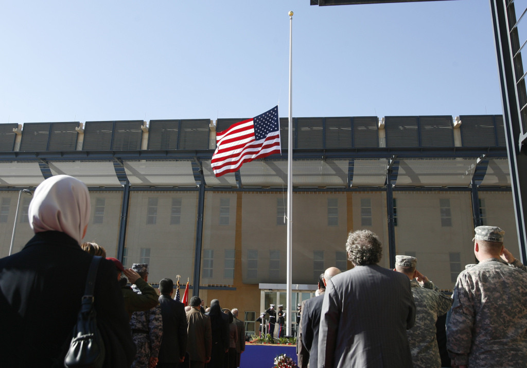 美国下令使领馆人员撤离伊拉克 旅游警示升至最高级