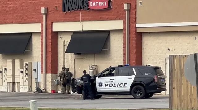 美国阿肯色州一购物中心发生枪击事件 致1人受伤