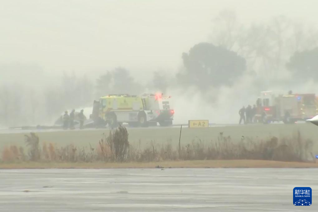 美北卡罗来纳州一飞机着陆时坠毁 多人死亡