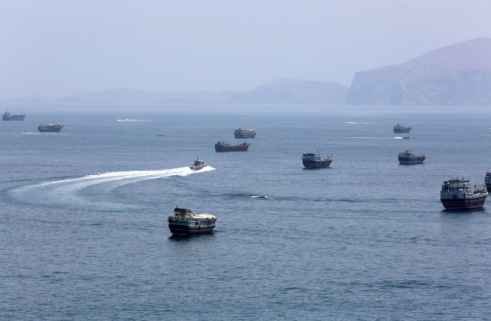 阿曼在霍尔木兹海峡开辟临时航道